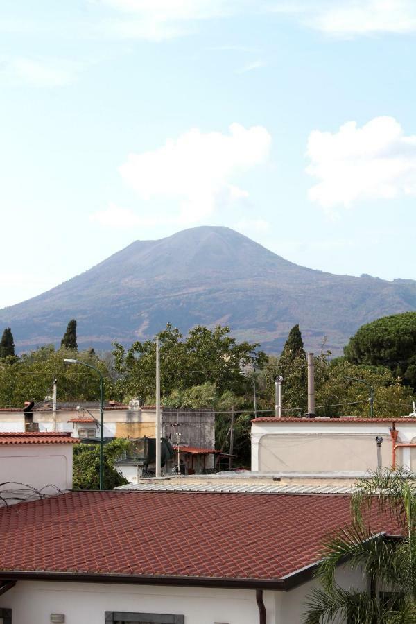 Tommy's Apartment Pompei